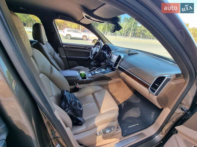 Внедорожник / Кроссовер Porsche Cayenne 2012 в Днепре фото 4 Внедорожник / Кроссовер Porsche Cayenne 2012 в Днепре