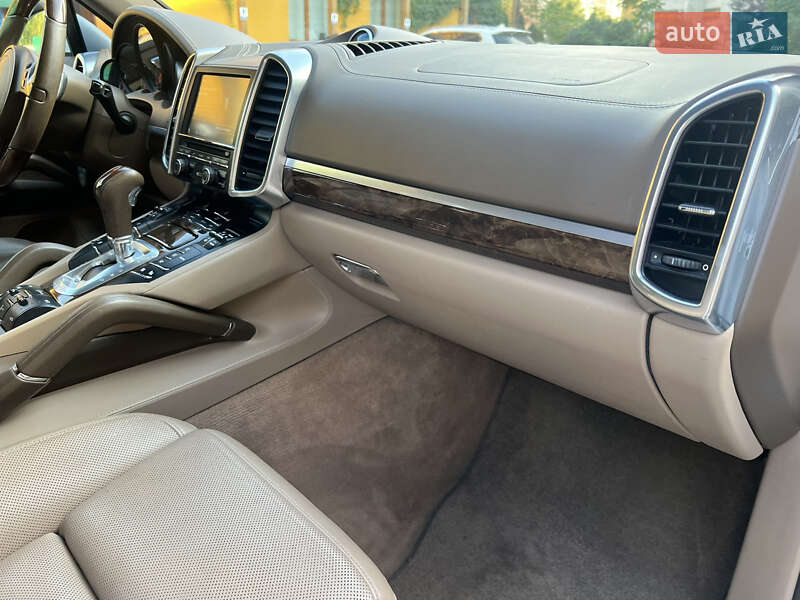 Внедорожник / Кроссовер Porsche Cayenne 2012 в Луцке фото 41 Внедорожник / Кроссовер Porsche Cayenne 2012 в Луцке