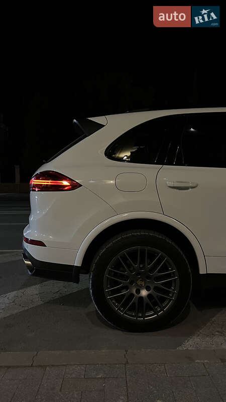 Позашляховик / Кросовер Porsche Cayenne 2017 в Одесі