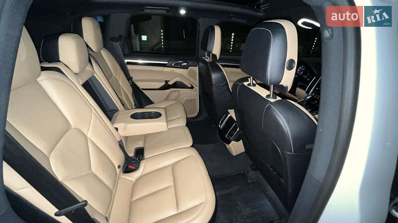 Позашляховик / Кросовер Porsche Cayenne 2017 в Одесі