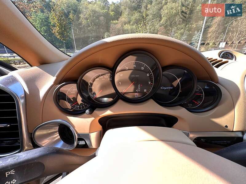 Внедорожник / Кроссовер Porsche Cayenne 2014 в Киеве