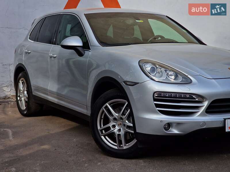 Позашляховик / Кросовер Porsche Cayenne 2012 в Одесі