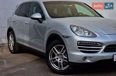Позашляховик / Кросовер Porsche Cayenne 2012 в 