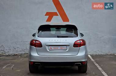 Позашляховик / Кросовер Porsche Cayenne 2012 в 