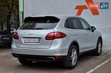 Позашляховик / Кросовер Porsche Cayenne 2012 в 