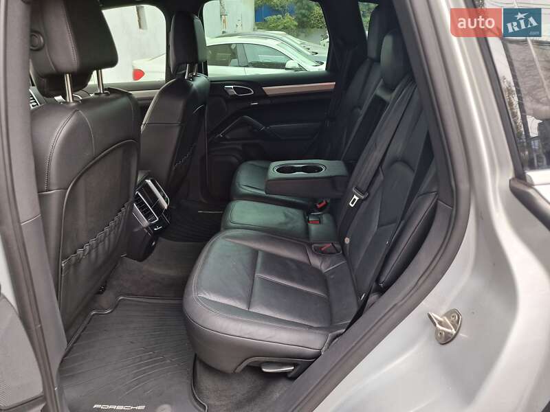 Позашляховик / Кросовер Porsche Cayenne 2012 в Одесі