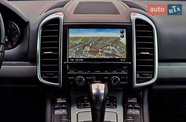 Позашляховик / Кросовер Porsche Cayenne 2012 в 