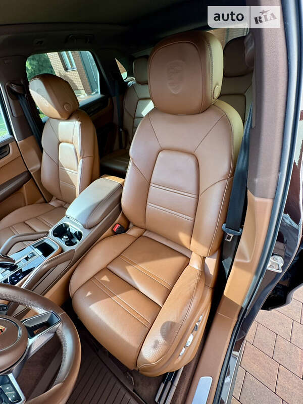 Внедорожник / Кроссовер Porsche Cayenne 2018 в Черновцах