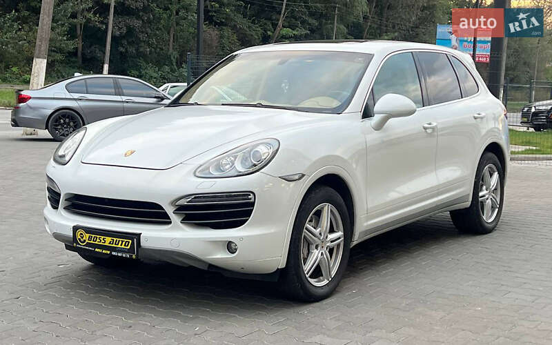 Позашляховик / Кросовер Porsche Cayenne 2012 в Чернівцях