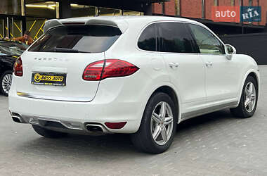 Внедорожник / Кроссовер Porsche Cayenne 2012 в Черновцах