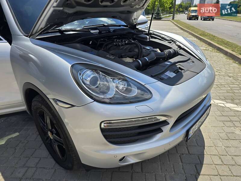 Внедорожник / Кроссовер Porsche Cayenne 2010 в Днепре