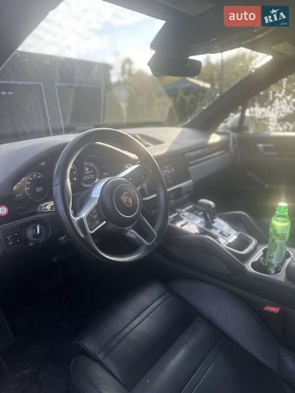 Позашляховик / Кросовер Porsche Cayenne 2019 в Фастові