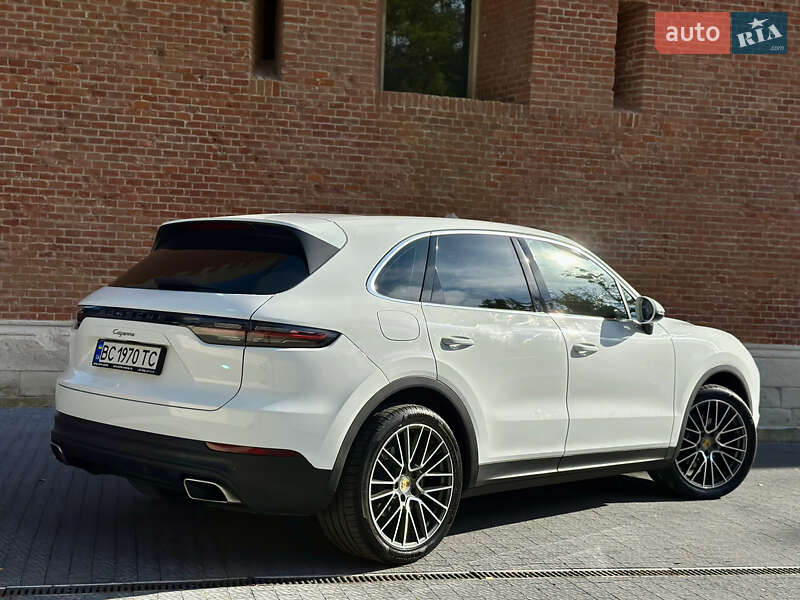 Позашляховик / Кросовер Porsche Cayenne 2017 в Львові