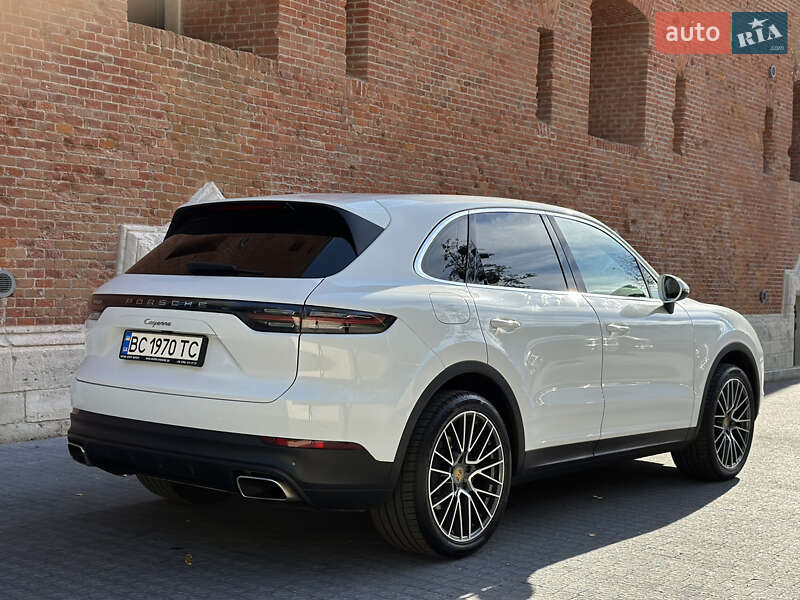 Позашляховик / Кросовер Porsche Cayenne 2017 в Львові