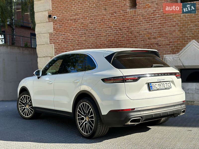 Позашляховик / Кросовер Porsche Cayenne 2017 в Львові