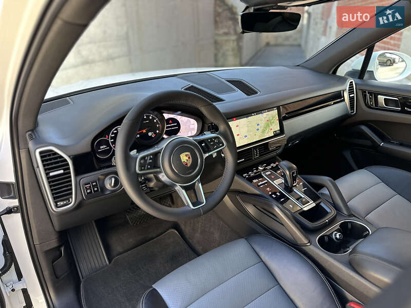 Позашляховик / Кросовер Porsche Cayenne 2017 в Львові