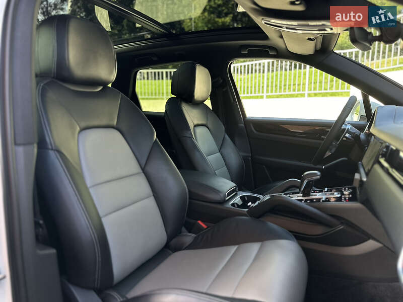 Позашляховик / Кросовер Porsche Cayenne 2017 в Львові