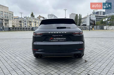 Позашляховик / Кросовер Porsche Cayenne 2018 в 