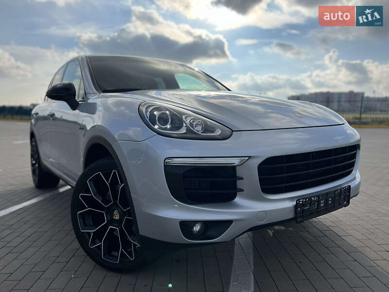 Позашляховик / Кросовер Porsche Cayenne 2015 в Одесі