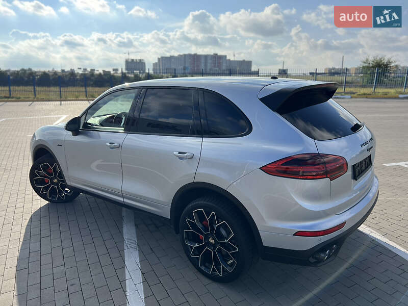 Позашляховик / Кросовер Porsche Cayenne 2015 в Одесі