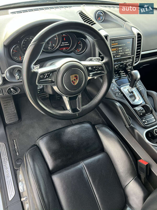 Позашляховик / Кросовер Porsche Cayenne 2015 в Одесі