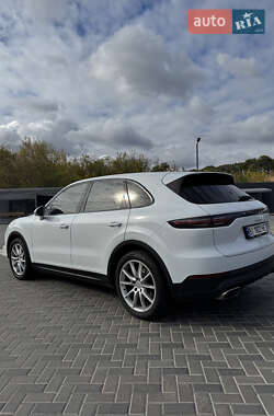 Внедорожник / Кроссовер Porsche Cayenne 2019 в 