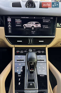Внедорожник / Кроссовер Porsche Cayenne 2019 в 