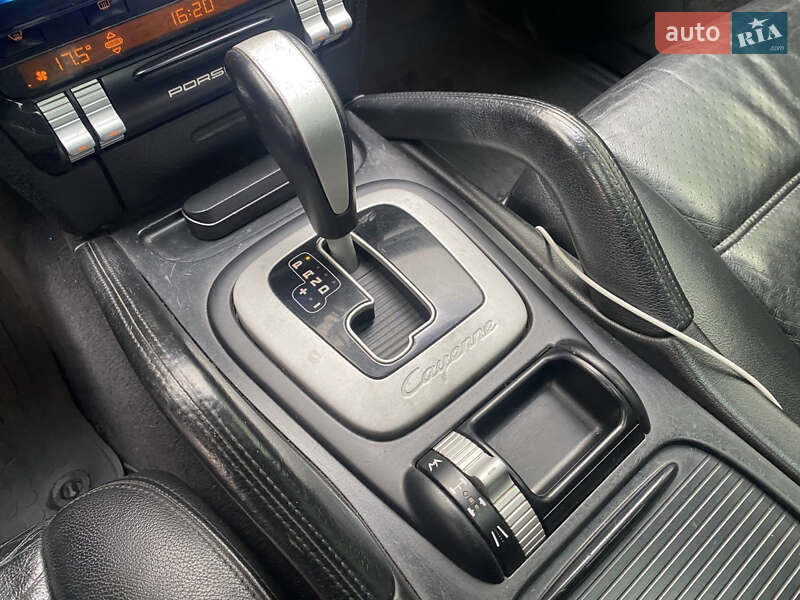 Внедорожник / Кроссовер Porsche Cayenne 2005 в Киеве