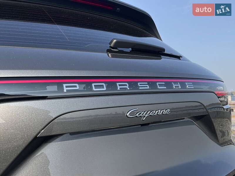 Внедорожник / Кроссовер Porsche Cayenne 2020 в Киеве