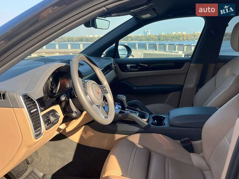 Внедорожник / Кроссовер Porsche Cayenne 2020 в Киеве
