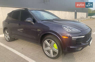 Внедорожник / Кроссовер Porsche Cayenne 2016 в 