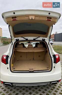 Внедорожник / Кроссовер Porsche Cayenne 2011 в 