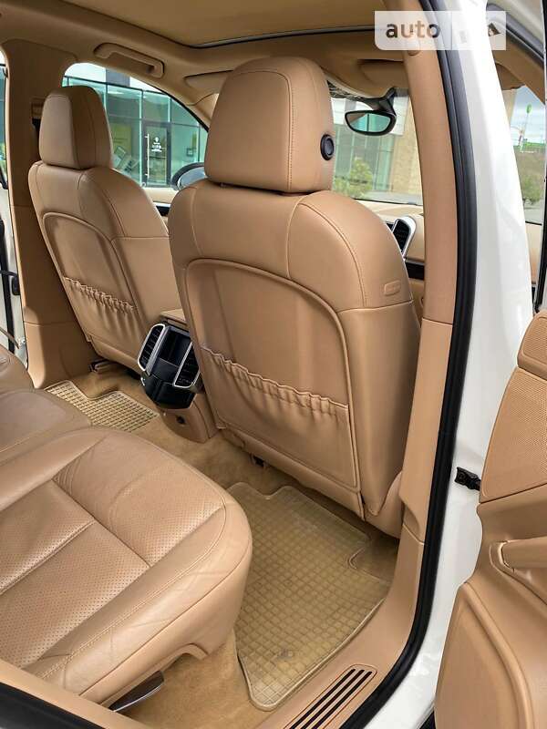 Позашляховик / Кросовер Porsche Cayenne 2011 в Хмельницькому