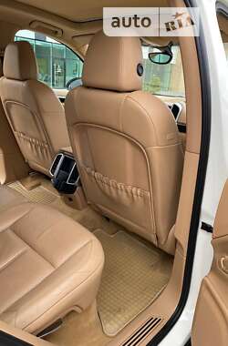 Внедорожник / Кроссовер Porsche Cayenne 2011 в 