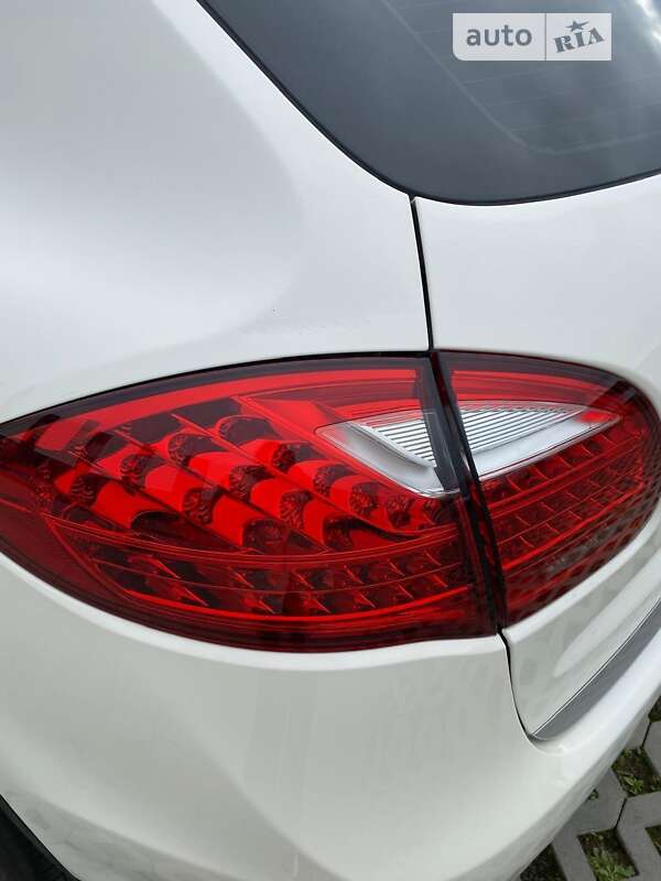 Позашляховик / Кросовер Porsche Cayenne 2011 в Хмельницькому