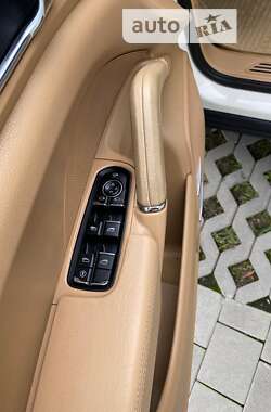 Внедорожник / Кроссовер Porsche Cayenne 2011 в 