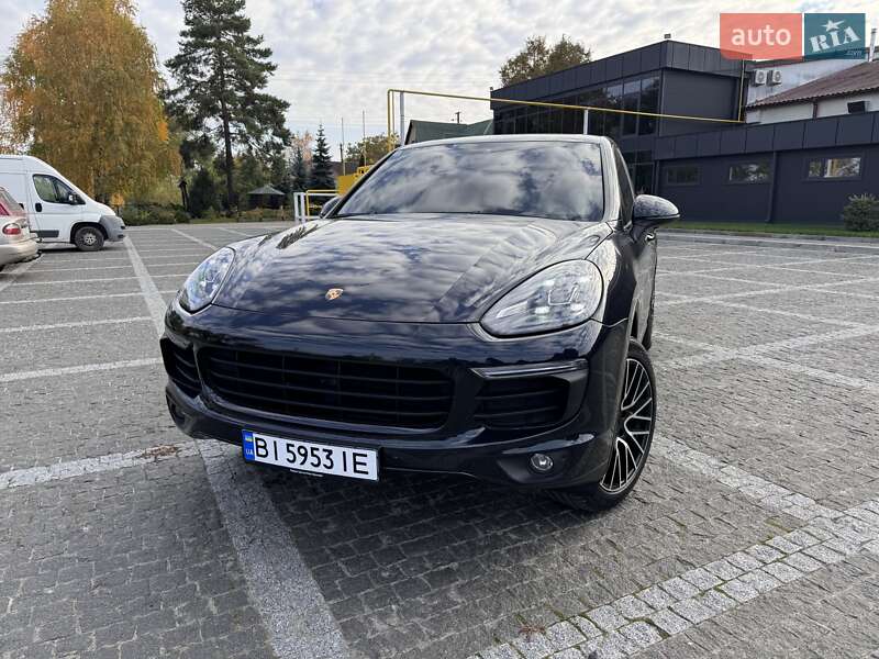 Внедорожник / Кроссовер Porsche Cayenne 2016 в Пирятине