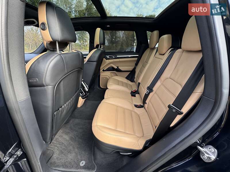 Внедорожник / Кроссовер Porsche Cayenne 2016 в Пирятине