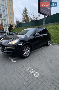 Внедорожник / Кроссовер Porsche Cayenne 2014 в Киеве