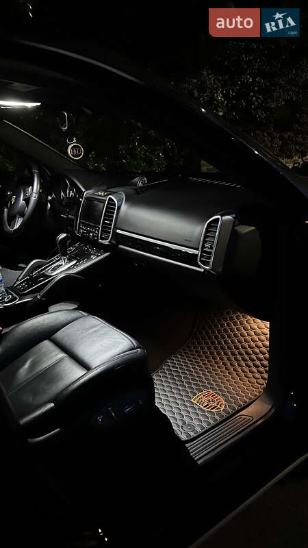 Позашляховик / Кросовер Porsche Cayenne 2013 в Тернополі