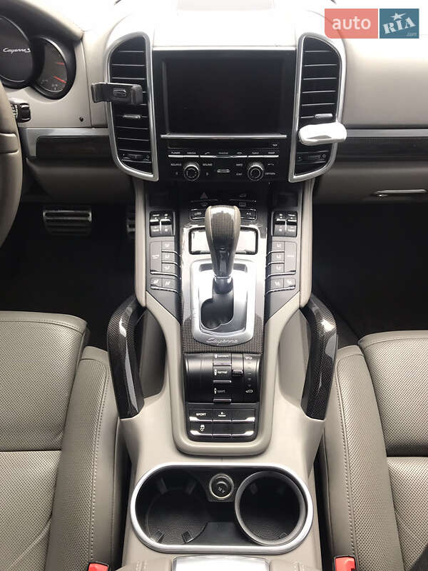 Внедорожник / Кроссовер Porsche Cayenne 2013 в Днепре