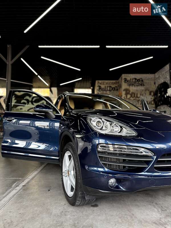 Внедорожник / Кроссовер Porsche Cayenne 2013 в Киеве