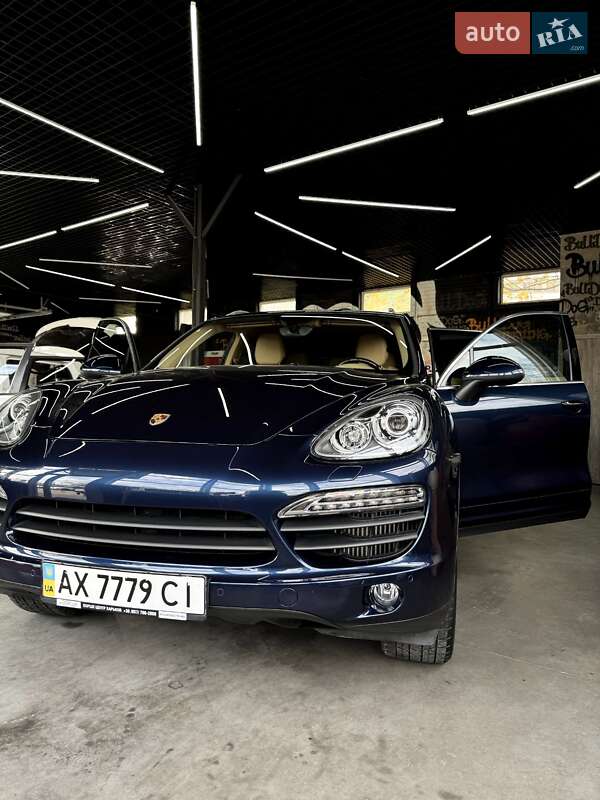 Внедорожник / Кроссовер Porsche Cayenne 2013 в Киеве