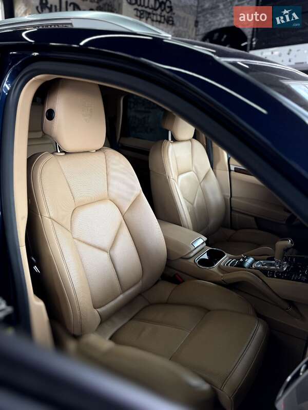 Внедорожник / Кроссовер Porsche Cayenne 2013 в Киеве