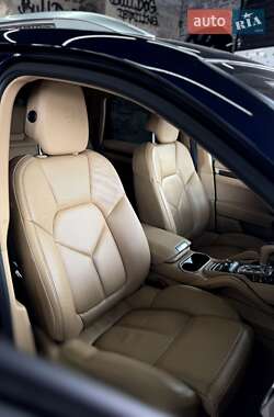 Внедорожник / Кроссовер Porsche Cayenne 2013 в 