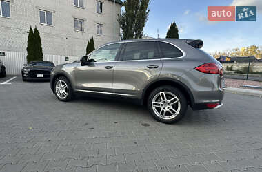 Внедорожник / Кроссовер Porsche Cayenne 2013 в 