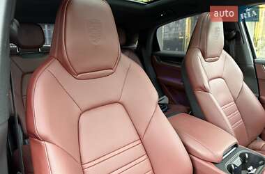 Позашляховик / Кросовер Porsche Cayenne 2023 в 