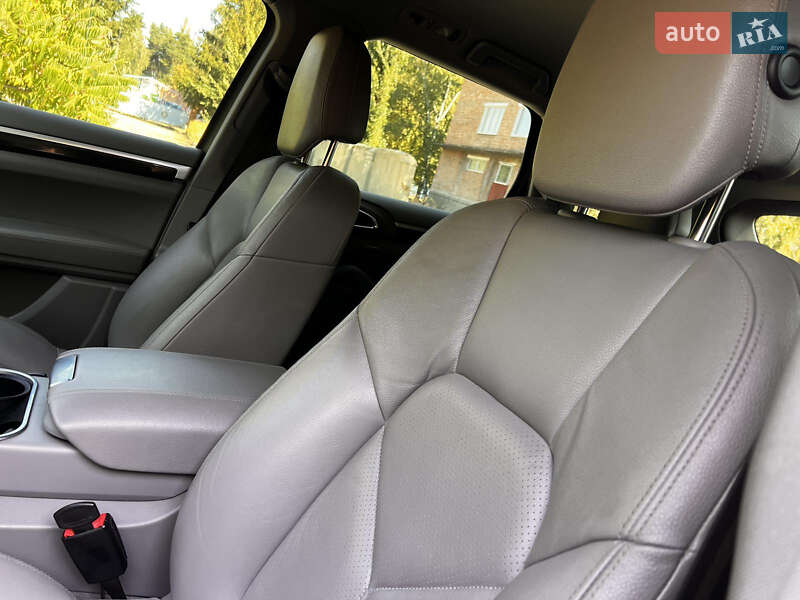 Внедорожник / Кроссовер Porsche Cayenne 2012 в Ахтырке
