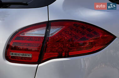 Внедорожник / Кроссовер Porsche Cayenne 2012 в 