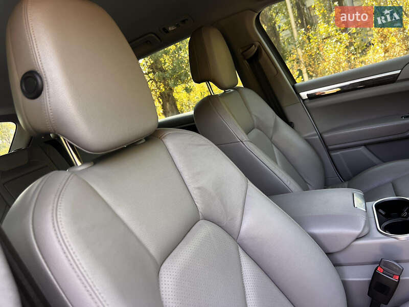 Внедорожник / Кроссовер Porsche Cayenne 2012 в Ахтырке